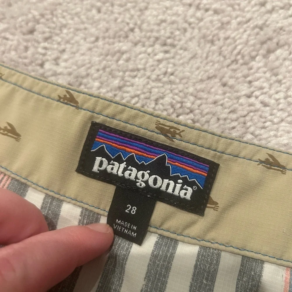 Patagonia Men's Wavefarer Boardshorts size 28